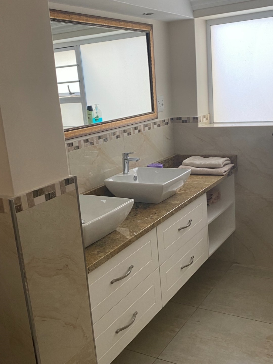 To Let 4 Bedroom Property for Rent in Fish Hoek Western Cape